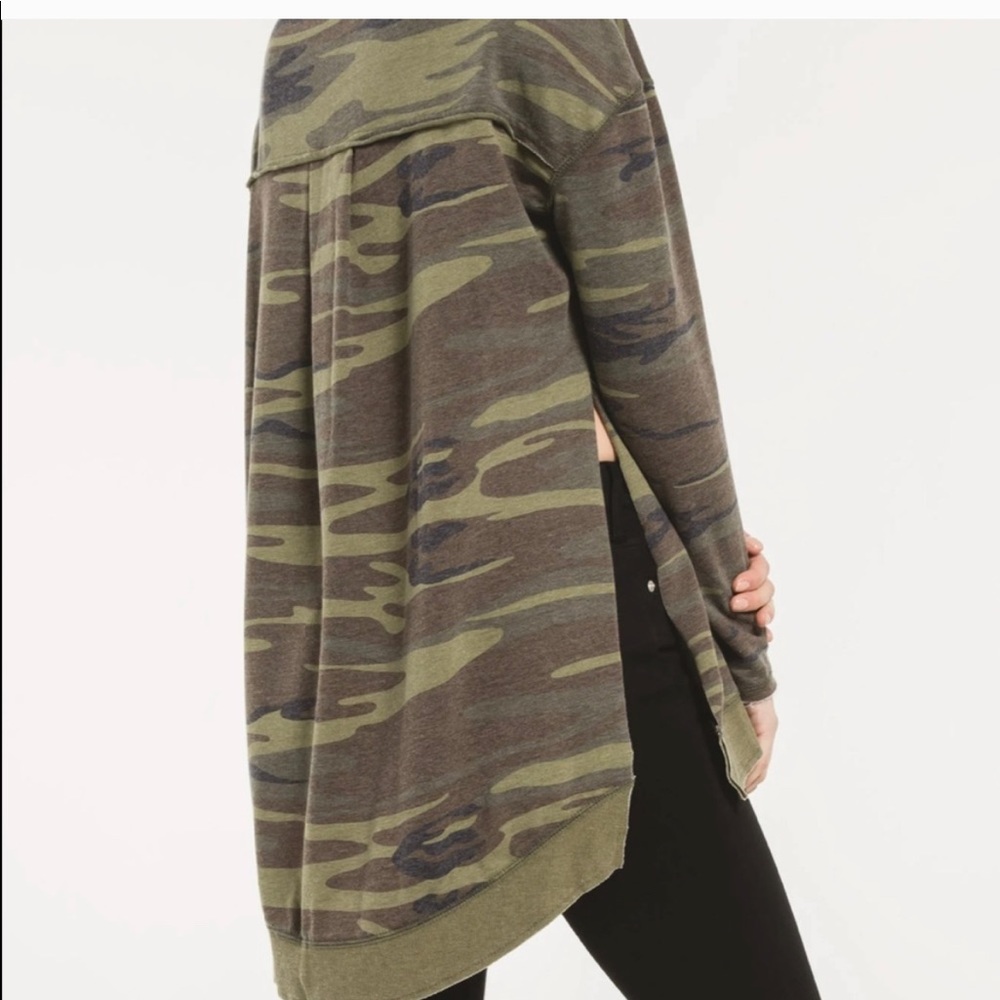 Z Supply Camo Weekender, size S